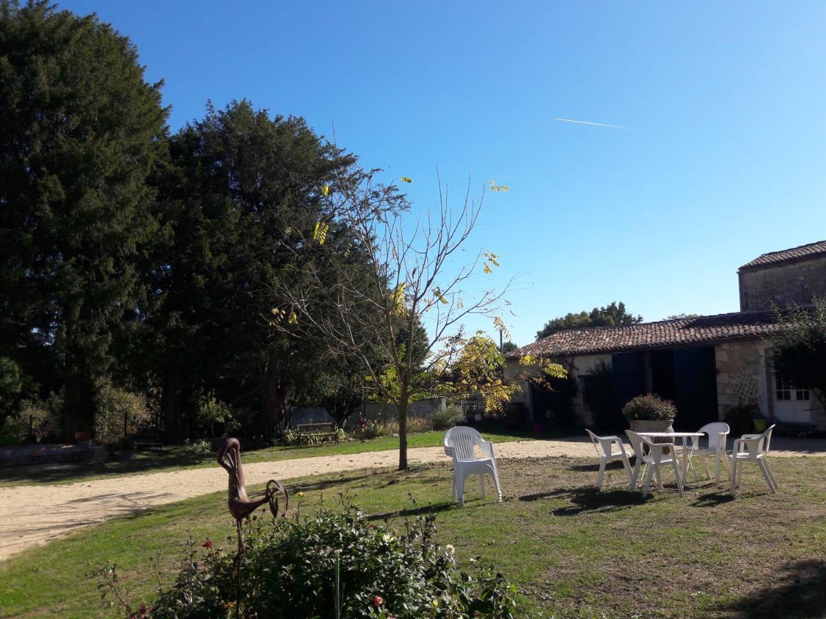 Le Logis Du Plessis Bed & Breakfast Chaniers Exterior foto